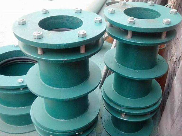 ���Է�ˮ�׹ܴ��ǰ�ע�����(xi��ng)